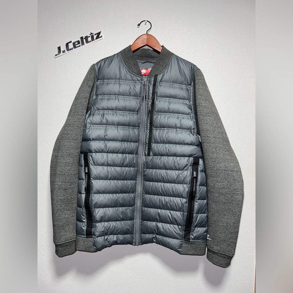 Nike Tech Fleece Aeroloft Bomber Jacket Size L vintage Wolf Grey